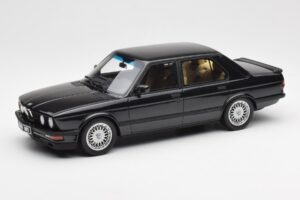 BMW M5 E28 Diamond Negru Otto 1:18 OT184 Rășină