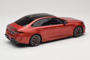 BMW M5 G90 Beach Orange GT Spirit 1:18 GT966 Rășină - imaginea 2 din 6