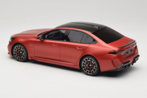 BMW M5 G90 Beach Orange GT Spirit 1:18 GT966 Rășină - imaginea 5 din 6