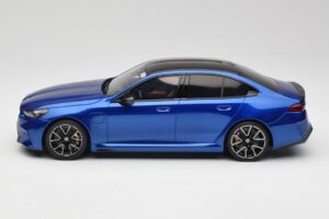 BMW M5 G90 Marina Bay Blue Metallic GT Spirit 1:18 GT507 Rășină - imaginea 3 din 6