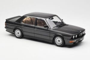 BMW M535i E28 Diamond Negru AUTOart 1:18 75162 Metal - imaginea 6 din 8