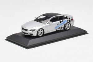BMW M6 E63 IAA Frankfurt Argintiu Minichamps 1:43 M6001 Metal - imaginea 2 din 4