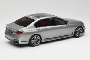 BMW M760i G12 V12 Final Edition Gri GT Spirit 1:18 GT478 Rășină - imaginea 2 din 6