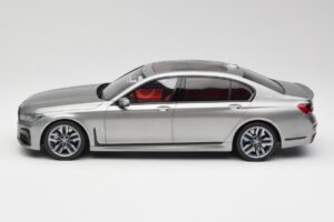 BMW M760i G12 V12 Final Edition Gri GT Spirit 1:18 GT478 Rășină - imaginea 3 din 6