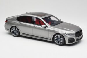 BMW M760i G12 V12 Final Edition Gri GT Spirit 1:18 GT478 Rășină - imaginea 4 din 6