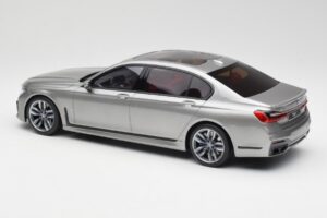BMW M760i G12 V12 Final Edition Gri GT Spirit 1:18 GT478 Rășină - imaginea 5 din 6