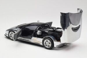 BMW Nazca M12 Chrome Silver Revell 1:18 08916 Metal - imaginea 5 din 8