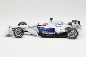 BMW Sauber F1.07 #10 R. Kubica Launch Version 2007 Minichamps 1:18 80430426995 Metal - imaginea 3 din 7