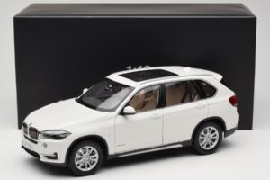 BMW X5 E70 Alpine White Paragon 1:18 PA-97073 Metal - imaginea 8 din 8