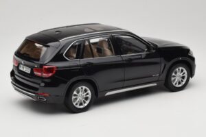 BMW X5 E70 Sapphire Black Paragon 1:18 PA-97071 Metal - imaginea 3 din 8