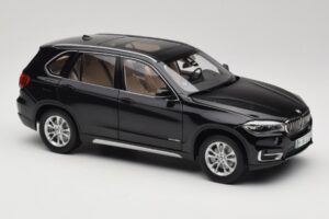 BMW X5 E70 Sapphire Black Paragon 1:18 PA-97071 Metal - imaginea 6 din 8
