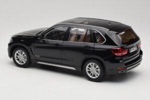 BMW X5 E70 Sapphire Black Paragon 1:18 PA-97071 Metal - imaginea 7 din 8
