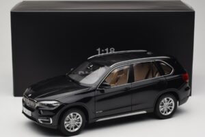 BMW X5 E70 Sapphire Black Paragon 1:18 PA-97071 Metal - imaginea 8 din 8