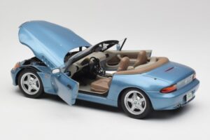 BMW Z3 E36/7 James Bond Goldeneye Albastru Metalizat UT Models 1:18 180024336 Metal - imaginea 5 din 8
