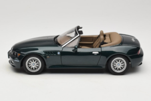 BMW Z3 Roadster 2.8 Verde Închis Ediție Dealer UT Models 1:18 80439411713 Metal - imaginea 4 din 8