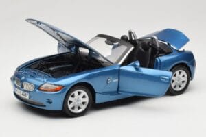 BMW Z4 E85 Albastru Metallic Motormax 1:18 73144 Metal - imaginea 2 din 8