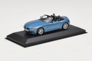 BMW Z4 E85 Cabriolet Light Blue Metallic Minichamps 1:43 BMW016 Metal - imaginea 2 din 4