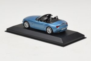 BMW Z4 E85 Cabriolet Light Blue Metallic Minichamps 1:43 BMW016 Metal - imaginea 3 din 4