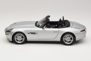 BMW Z8 Argintiu 007 The World Is Not Enough AUTOart 1:18 70511 Metal - imaginea 4 din 8