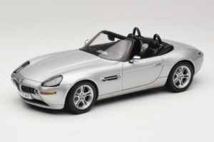 BMW Z8 Argintiu 007 The World Is Not Enough AUTOart 1:18 70511 Metal