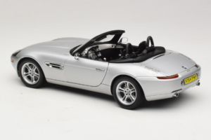 BMW Z8 Argintiu 007 The World Is Not Enough AUTOart 1:18 70511 Metal - imaginea 7 din 8
