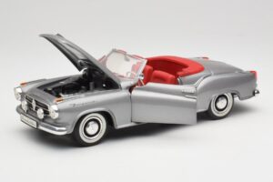 Borgward Isabella Cabriolet Argintiu Revell 1:18 8411 Metal - imaginea 2 din 8