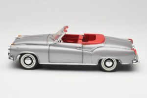 Borgward Isabella Cabriolet Argintiu Revell 1:18 8411 Metal - imaginea 4 din 8