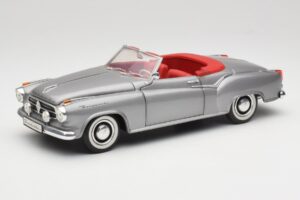 Borgward Isabella Cabriolet Argintiu Revell 1:18 8411 Metal