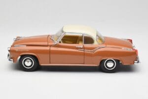 Borgward Isabella Coupe Bronz Alb Revell 1:18 08982 Metal - imaginea 4 din 8