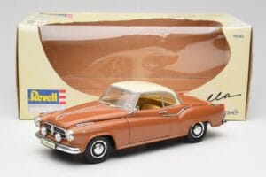Borgward Isabella Coupe Bronz Alb Revell 1:18 08982 Metal - imaginea 5 din 8