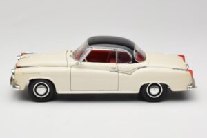 Borgward Isabella Coupe Alb Revell 1:18 8859 Metal - imaginea 4 din 8