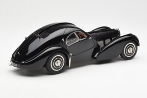 Bugatti 57SC Atlantic Negru CMC 1:18 M-085 Metal - imaginea 2 din 6