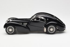 Bugatti 57SC Atlantic Negru CMC 1:18 M-085 Metal - imaginea 3 din 6