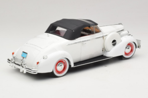 Buick Century Cabriolet Alb Signature Models 1:18 18131 Metal - imaginea 2 din 6
