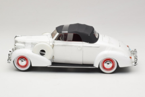 Buick Century Cabriolet Alb Signature Models 1:18 18131 Metal - imaginea 3 din 6