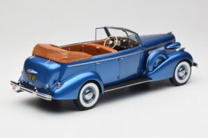 Buick Roadmaster 80-C Four Door Phaeton Blue Metallic BoS Models 1:18 BOS372 Rășină - imaginea 2 din 6