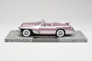 Buick Wildcat II Concept Salmon Metallic Minichamps 1:18 107141221 Rășină - imaginea 3 din 6