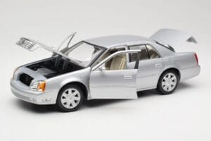 Cadillac DeVille DTS Maisto 1:18 56061 Metal - imaginea 2 din 8