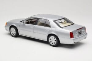 Cadillac DeVille DTS Maisto 1:18 56061 Metal - imaginea 7 din 8