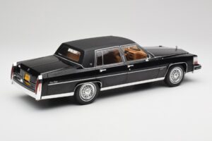 Cadillac Fleetwood Brougham Negru MCG 1:18 MCG18250 Metal - imaginea 2 din 6