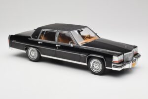 Cadillac Fleetwood Brougham Negru MCG 1:18 MCG18250 Metal - imaginea 4 din 6