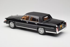 Cadillac Fleetwood Brougham Negru MCG 1:18 MCG18250 Metal - imaginea 5 din 6