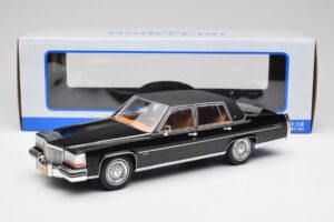 Cadillac Fleetwood Brougham Negru MCG 1:18 MCG18250 Metal - imaginea 6 din 6