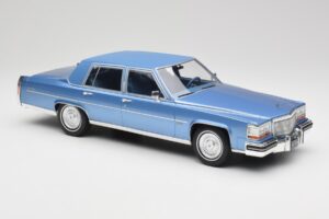Cadillac Fleetwood Brougham Albastru Metalic MCG 1:18 MCG18252 Metal - imaginea 4 din 6