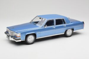Cadillac Fleetwood Brougham Albastru Metalic MCG 1:18 MCG18252 Metal