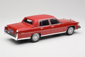 Cadillac Fleetwood Brougham Roșu Închis Metalic MCG 1:18 MCG18251 Metal - imaginea 2 din 6