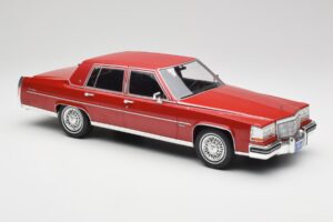 Cadillac Fleetwood Brougham Roșu Închis Metalic MCG 1:18 MCG18251 Metal - imaginea 3 din 6