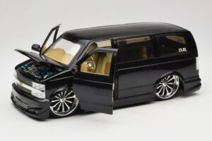 Chevrolet Astro Van Tuned Negru Jada 1:18 63122 Metal - imaginea 2 din 8