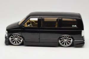Chevrolet Astro Van Tuned Negru Jada 1:18 63122 Metal - imaginea 4 din 8