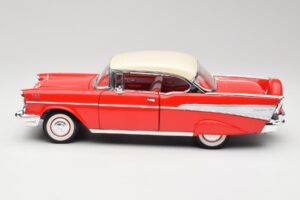 Chevrolet Bel Air Matador Roșu & India Fildeș Road Legends 1:18 92109 Metal - imaginea 4 din 8